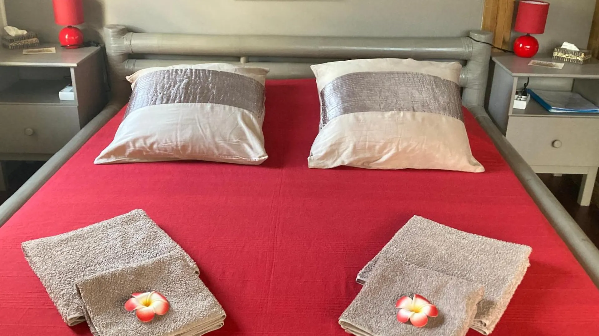 Les Pieds Dans L'Eau Face Au Lagon - Le Bel Instant Sainte-Anne  Appartement